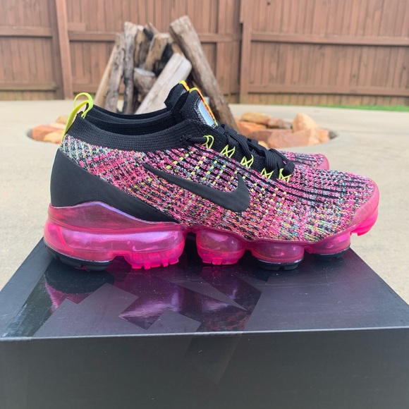 Nike Shoes - NWOT Nike VaporMax Flyknit 3 - Black Pink Blast